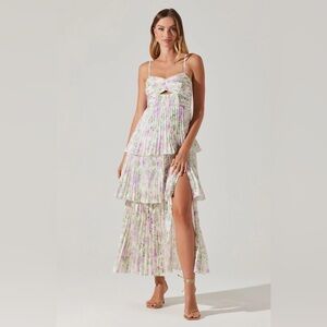 ASTR | The Emmi Printed Pleated Tiered Maxi Dress | White | Small